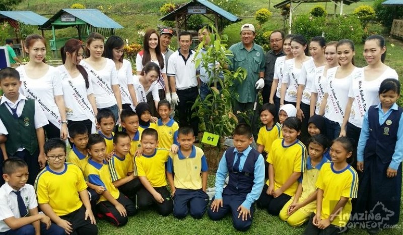 Miss Sabah Tourism 2015 Promoting Community Work